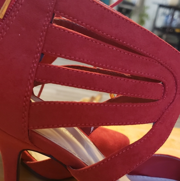 Lane Bryant Wide  Red Heels - Picture 6 of 8